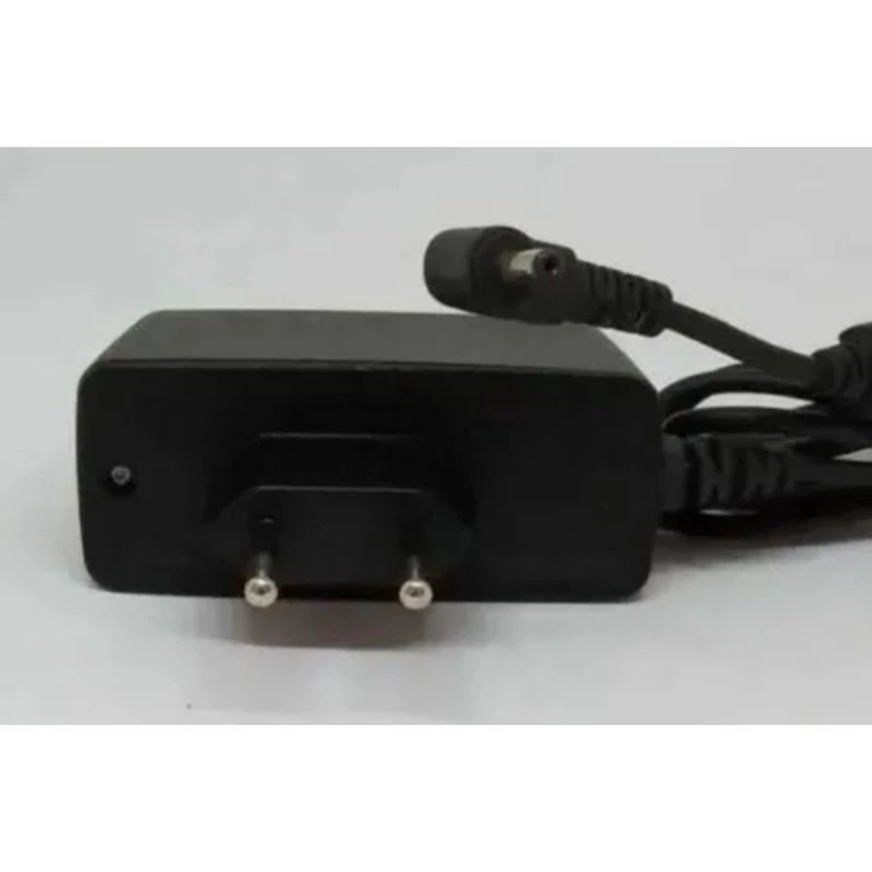Fonte Positivo 5v 3a Q464C Q4128c-s 3.5mm x 1.35mm Plug P4 Mini Novo