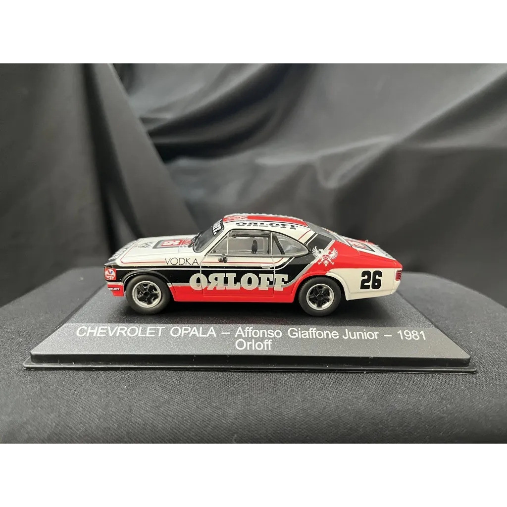Miniatura  Opala Affonso Giaffone Jr -1981 - Orloff 1:43 Ixo Branco