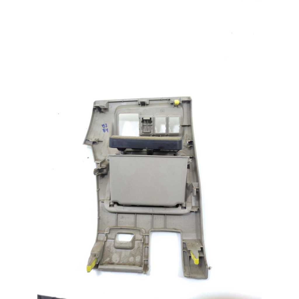 Porta Treco Com Moldura Toyota Corolla Seg 2010  Bege