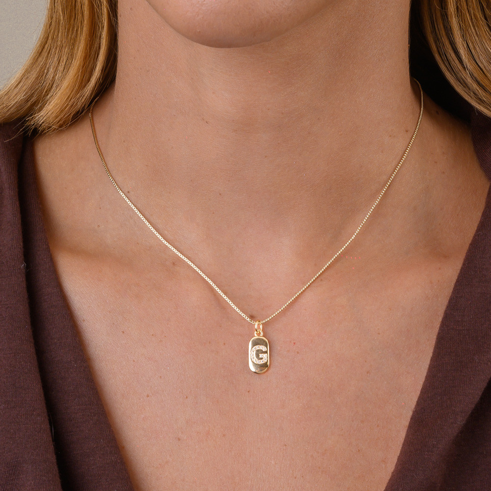 Colar Plaquinha de Letra com Banho em Ouro 18k em Oferta na Shopee