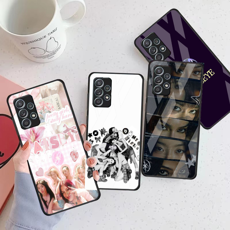 KATSEYE 03 Capa De Telefone De Vidro Para Samsung Galaxy A16 A15 A25 A35 A55 A53 A54 A34 A14 A32 A52 4G 5G A56 A54
