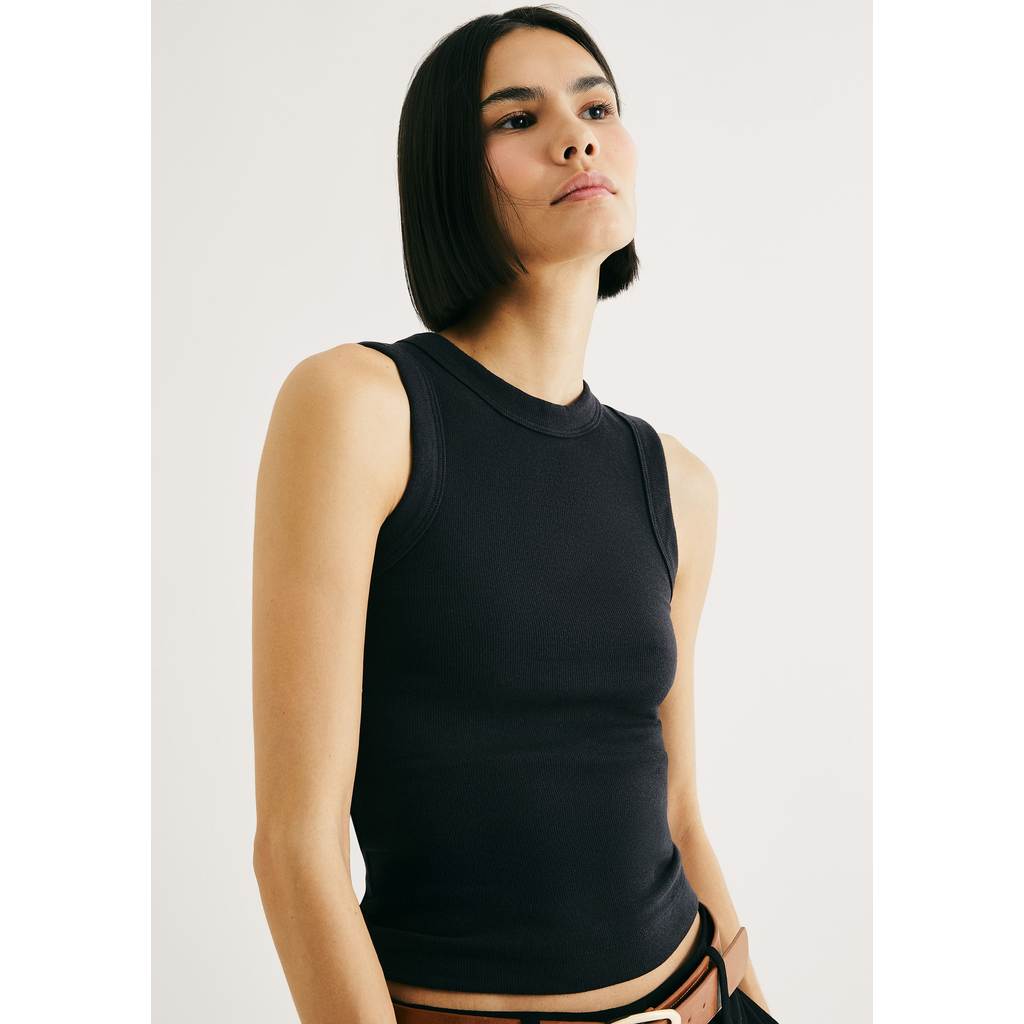 Regata Básica Feminina Slim Neck em Oferta na Shopee