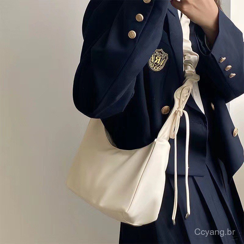 Bolsa Baguete De design Exclusivo , Ombro E crossbody , Plissada Nas Axilas Em Nuvem Com Sensação Sofisticada