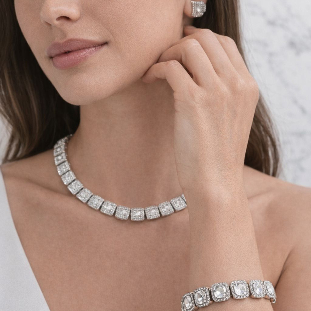 Colar pedraria + Pulseira e Brinco Colar Divo Fecho Joalheria