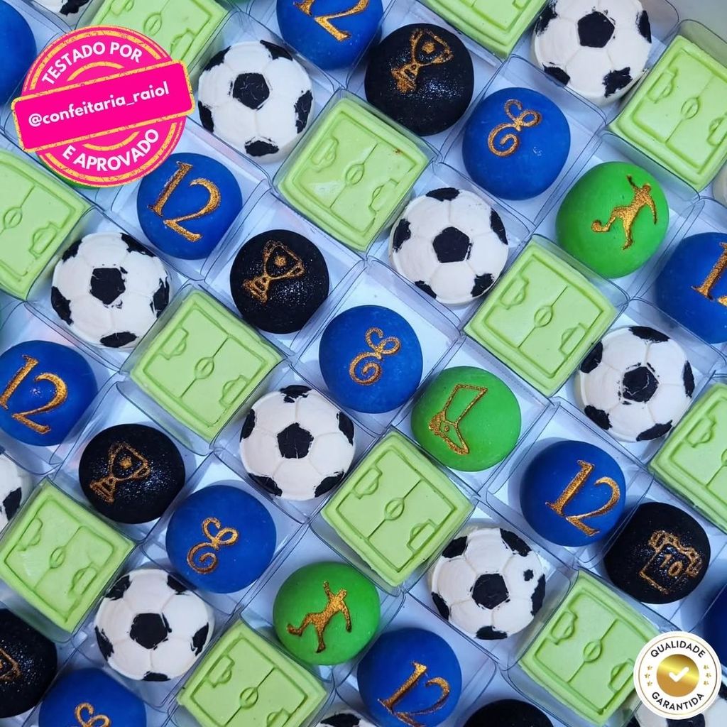 Kit 2 Modeladores Ejetores e 1 Kit de Carimbos Futebol Bola e Campo
