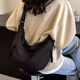 Bolsa Feminina de Ombro Meia-Lua em Tecido Zíper Alça Ajustável Casual Estudante