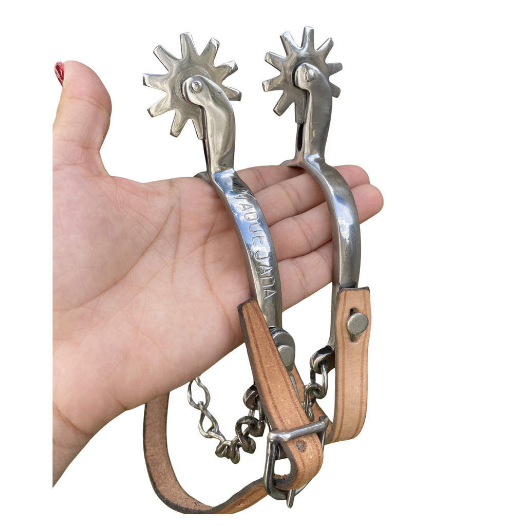 Par de Espora Vaquejada de aço inox 7 dente + correia de couro bico alto