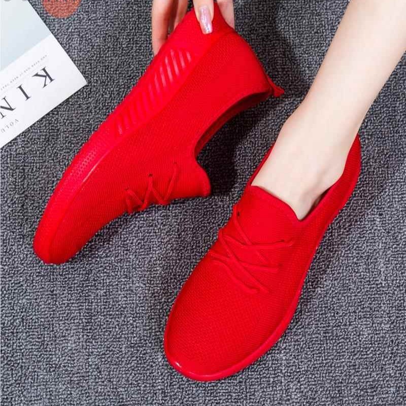 Velho pequim sapatos de pano feminino sola macia mãe sapatos Runyue pequenos sapatos vermelhos tênis de corrida sapatos