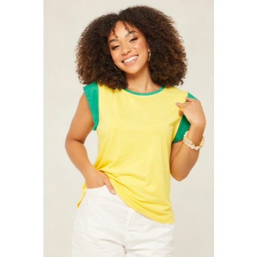 Regata Bicolor Blusa Feminina Casual Amarela com Detalhe Verde – Confortável Moda Verão