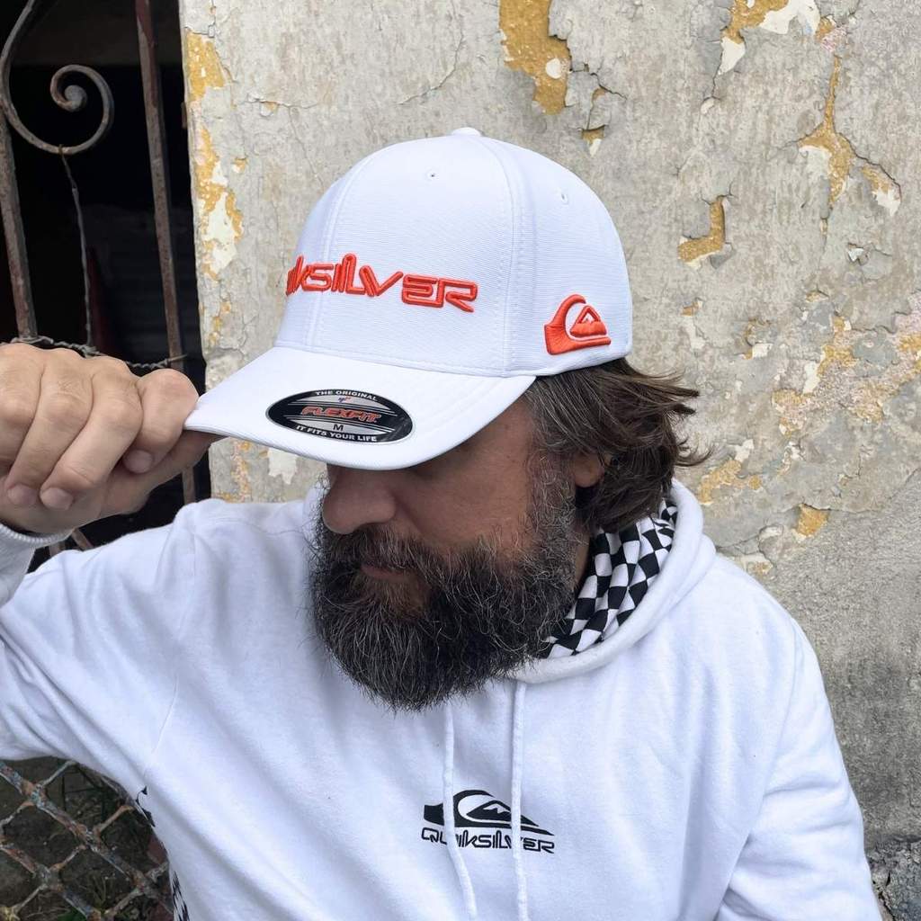 Boné Quiksilver Flexfit Emb Type Momentum Branco M