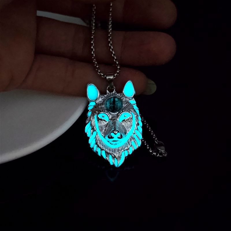 Novo Retro Punk lobo Totem luminoso lobo cabeça pingente Viking na moda masculino Animal colar luminoso2632466