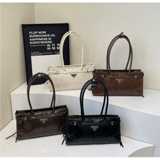 Bolsa de ombro estilo retrô europeu e americano, grande capacidade, cor sólida, para mulheres. em Oferta na Shopee