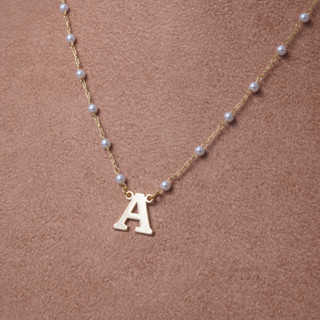 Colar Letra  com Pérolas Banho Dourado em Oferta na Shopee