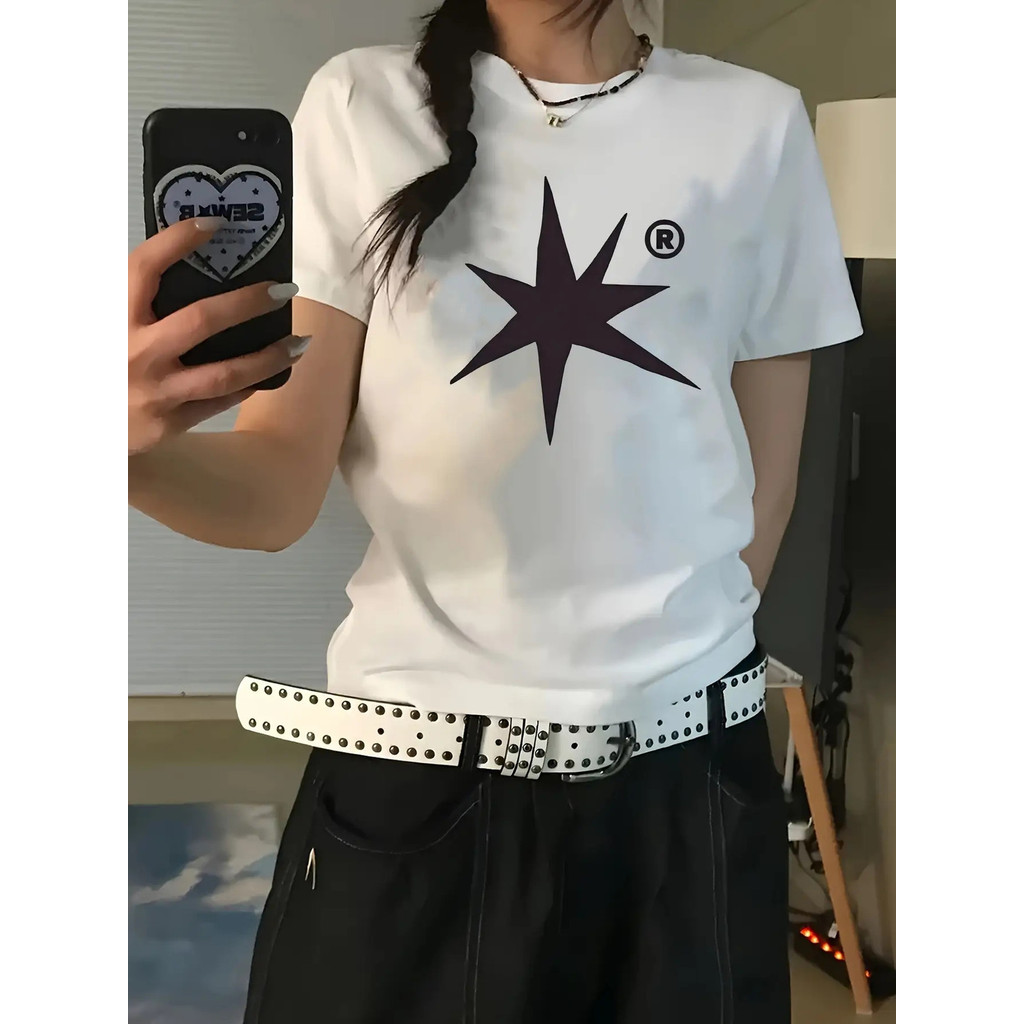 Camiseta Feminina Estampa Geometrica Estrelas Preta Confortavel Elegante Moderna Casual