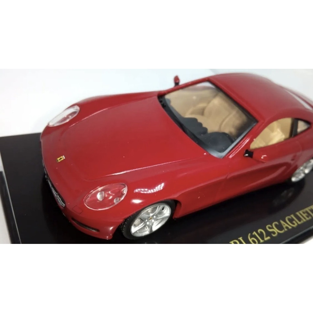 Miniatura Ferrari 612 Scaglietti 1:43 Ixo Vermelho