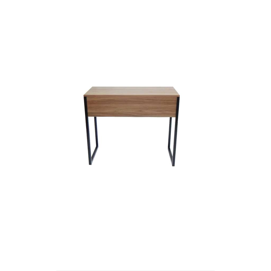 Mesa escrivaninha para notebook computador na cor madeirado com os pé metálico e pintura eletrostática