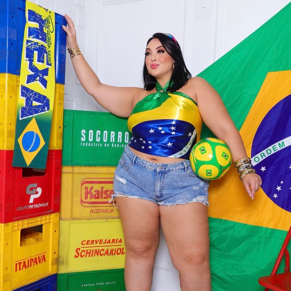 Lenço Feminino Estampa Bandeira do Brasil Toque Suave Multifunção Tendencia Moda Plus Size Copa do Mundo 2026 90X90