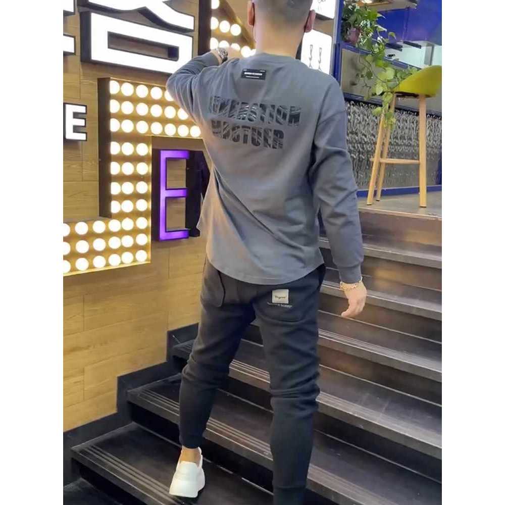 Nova camiseta masculina de manga longa estilo coreano para o outono, simples e elegante, com bainha curvada, estampa de