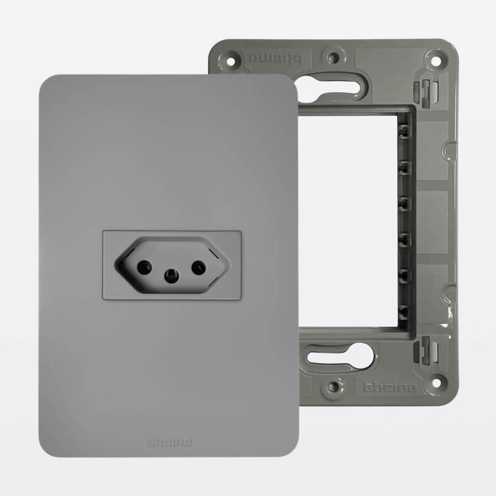 Conjunto Tomada 10A Cinza Com Placa 4x2 MatixGo Bticino Legrand