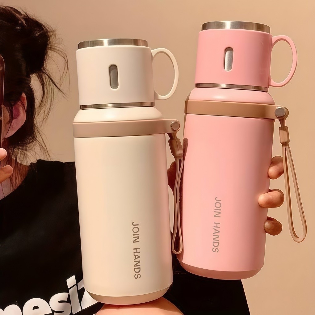 Garrafa Térmica 600ML de Aço Inoxidável com Copo Integrado, Infusor de Chá e Alça Portátil para Bebidas Quentes e Frias em Oferta na Shopee