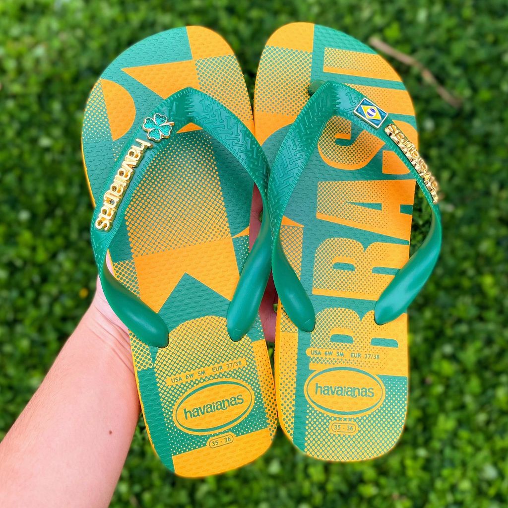 Chinelo Havaianas Top Vai Brasil +Placa logo+pin bandeira+trevo
