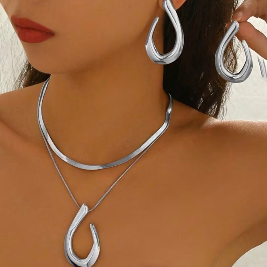 Conjunto feminino colar duplo corrente cobra com pingente gota e brincos formato gota banhado Ouro 18K e Prata925 — imagem 2 de 2