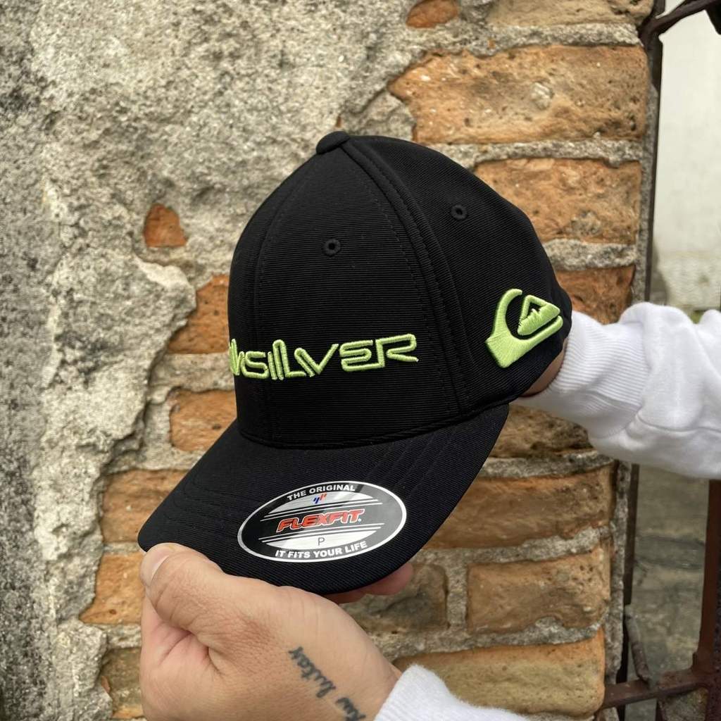Boné Quiksilver Flexfit Emb Type Momentum Preto P