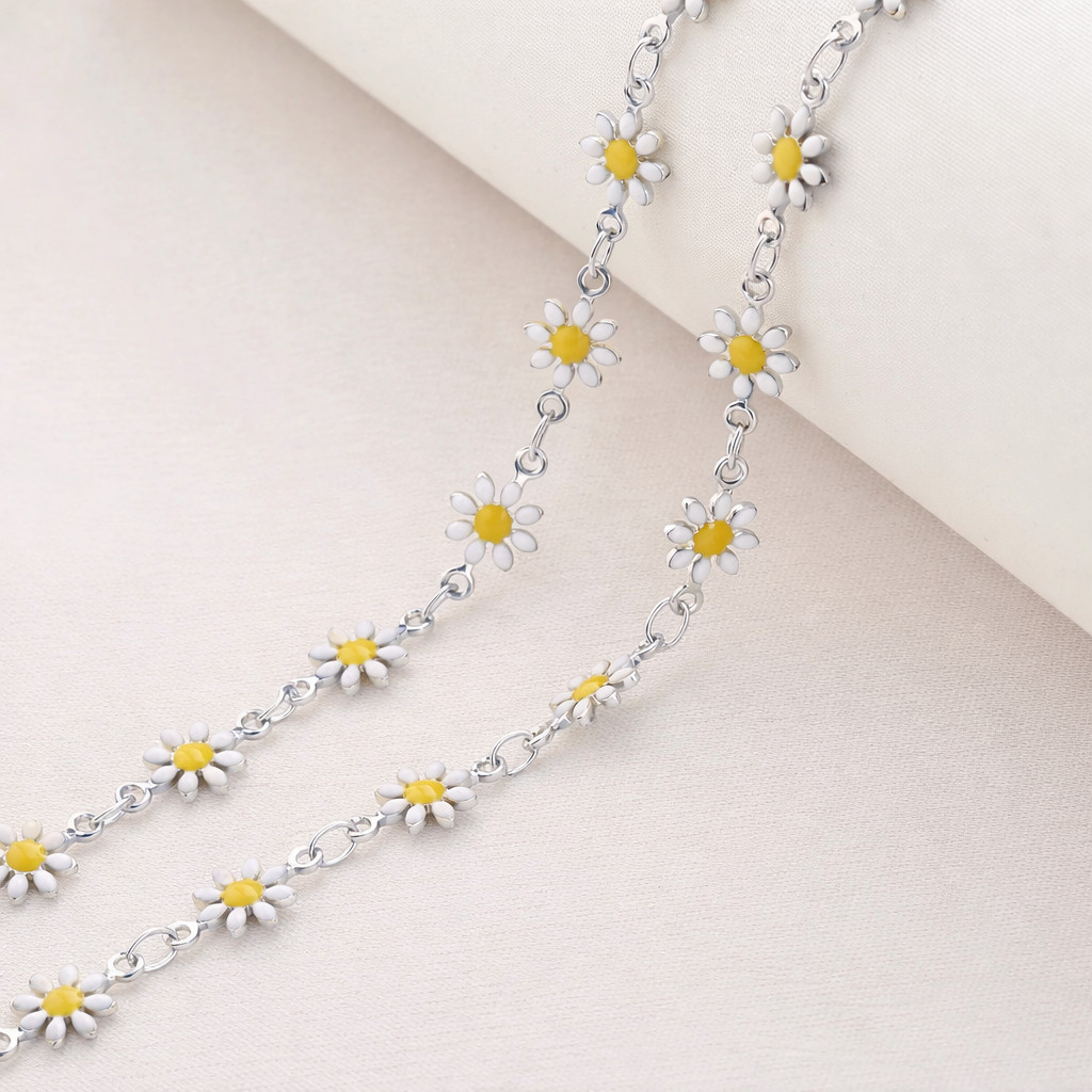 Colar Margaridas Brancas em Aço Inox – Corrente Prateada Delicada Feminina em Oferta na Shopee