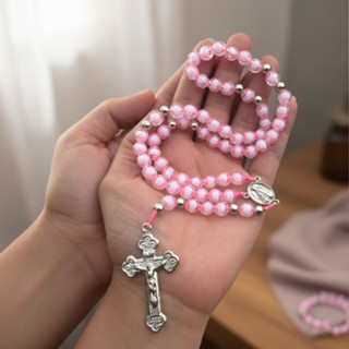 Terço Artesanal feito na Linha e Acrílico Rosa_Metais Prata em Oferta na Shopee