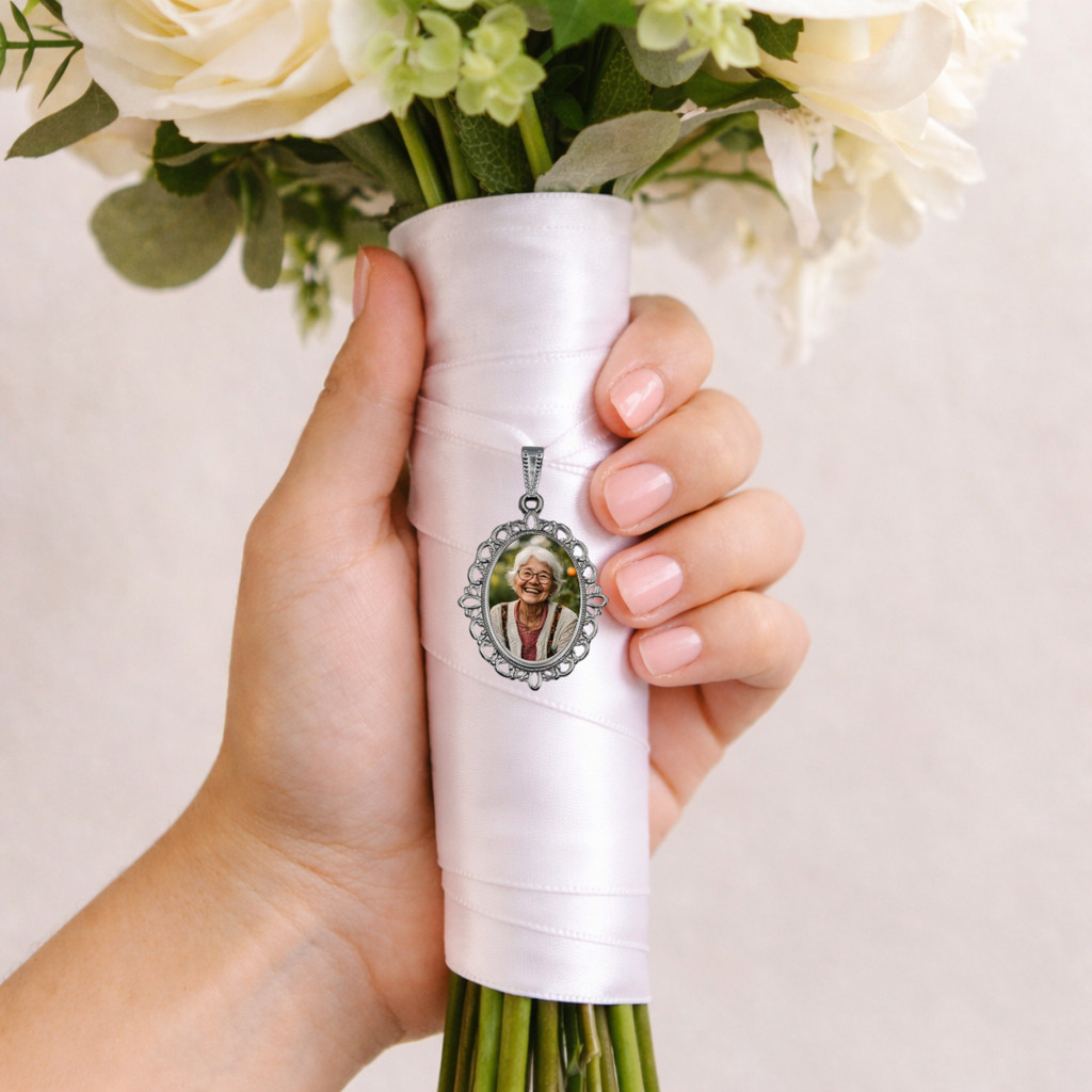 Relicário Buque de Noiva Tom Prata Dourado Ouro Velho Varios Modelos Luxo