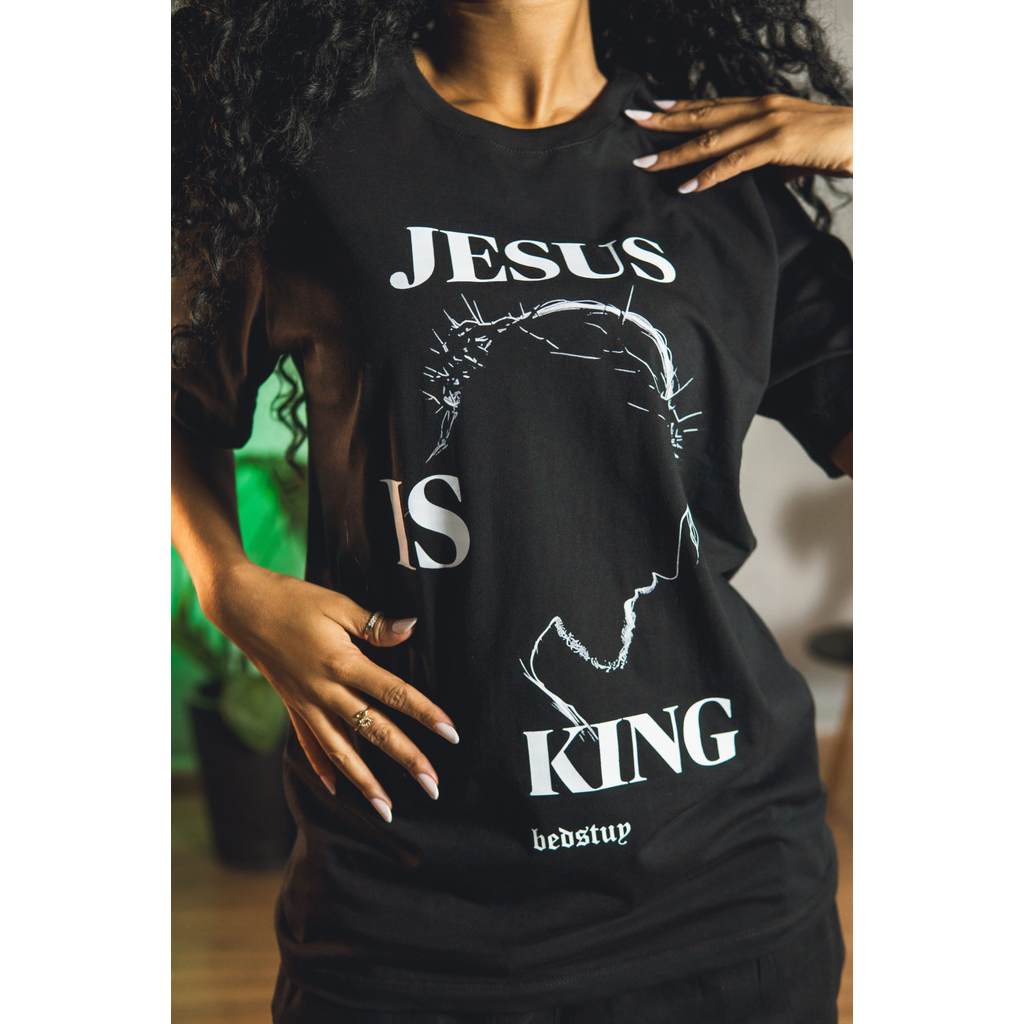 Camiseta Oversized Cristã Estampa Religiosa Evangélica Unissex Jesus Is King 100% Algodão