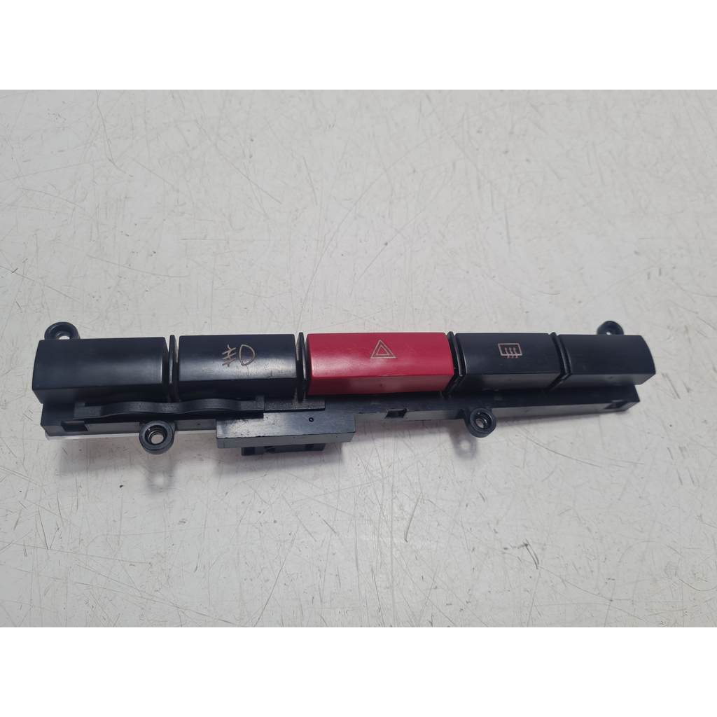 Botão Pisca Alerta Desembaçador Farol Milha Fiat Palio