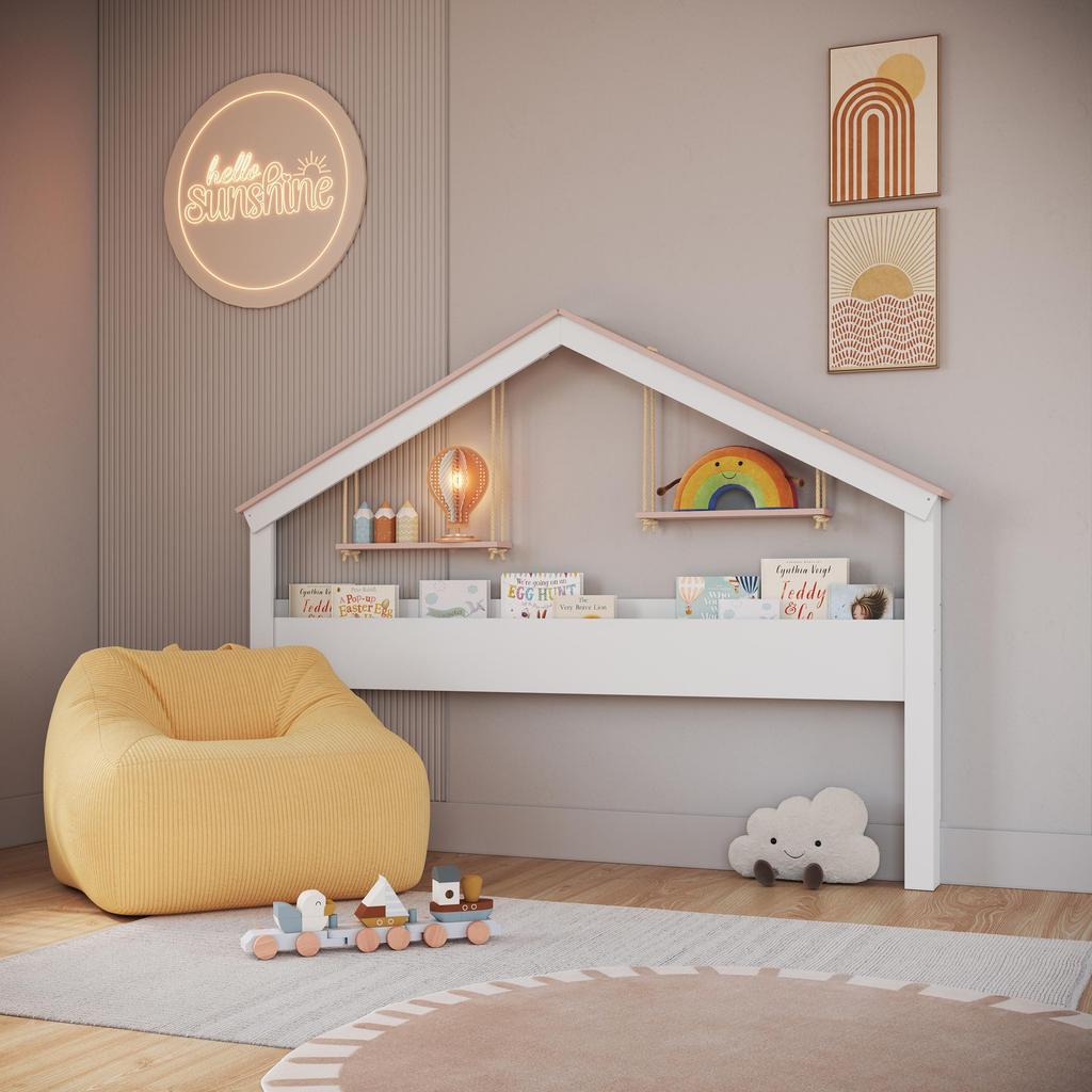 Cabeceira Cama Infantil Estilo Casinha com Livreiro e Prateleira Suspensa por Co