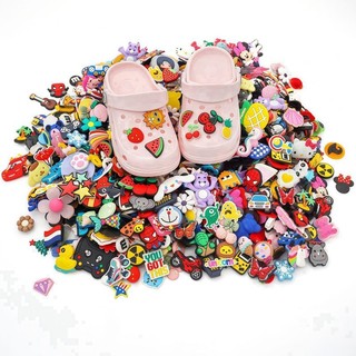 Kit 30 Pins Bottons Enfeite Para Crocs Babuches Sortidos