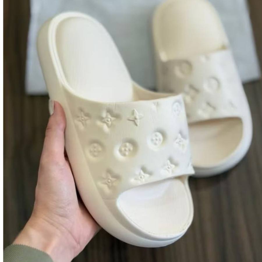 Chinelo Slide Nuvem Confortável Feminino - Macio, Leve e Unissex em Oferta na Shopee