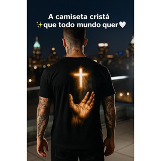 Camiseta Unissex Cristã Cruz e Mão | Estampa Gospel Impactante | Fé, Proteção e Propósito em Oferta na Shopee