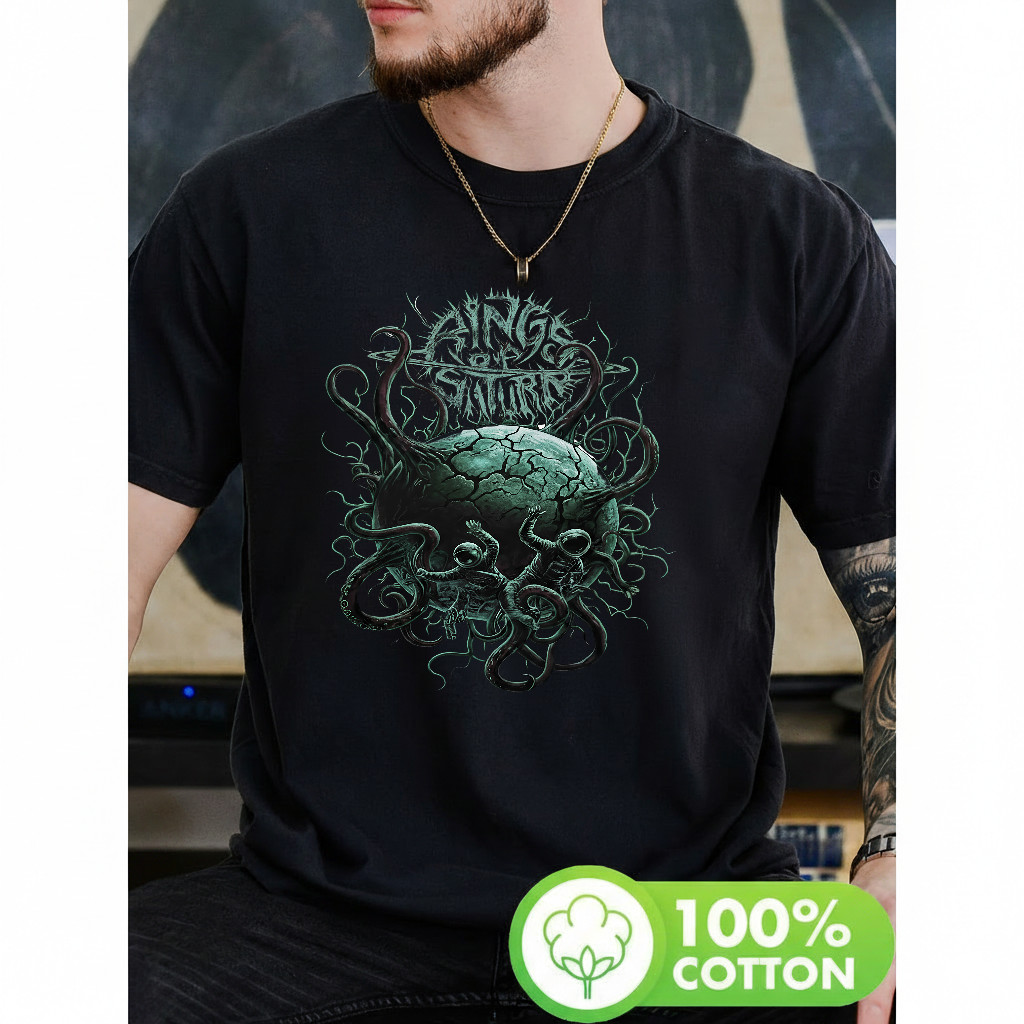 Camiseta Masculina Estampa Planetário com Astronautas e Tentáculos Moderna Atemporal Estilosa