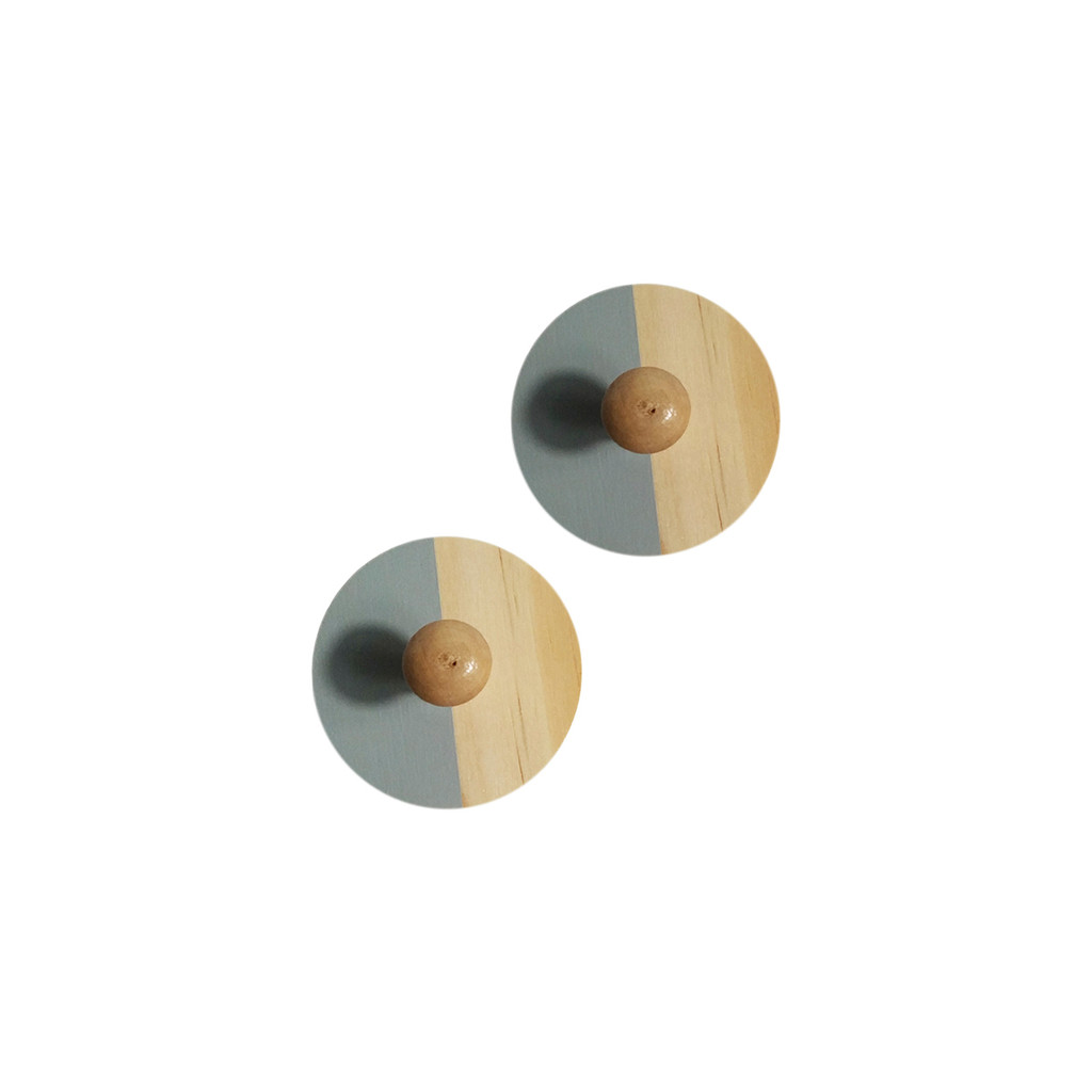 Kit 2 Ganchos de Madeira com Adesivo - Oikos em Oferta na Shopee