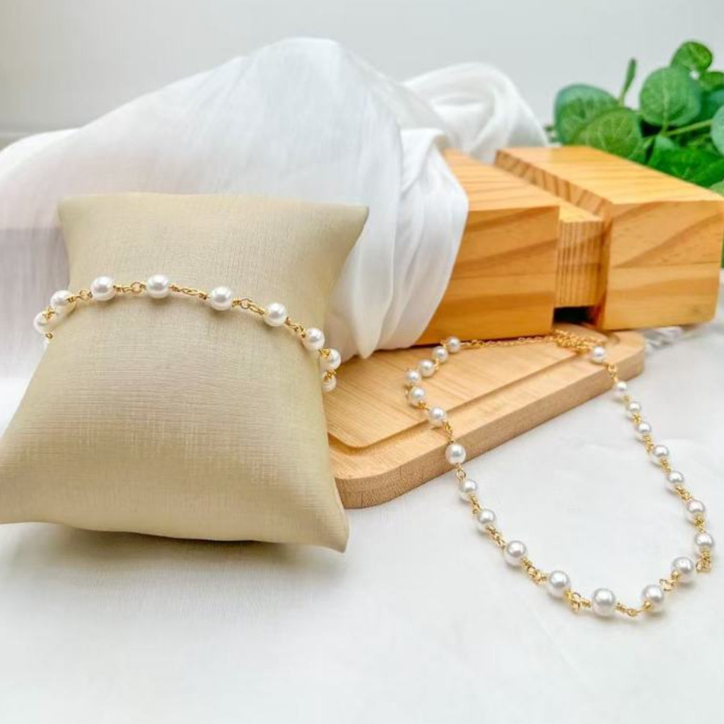 COLAR+PULSEIRA EM PÉROLAS CLÁSSICAS BANHADA EM [OURO 18K E PRATA 925.