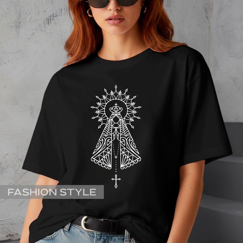 Camiseta Nossa Senhora Aparecida Padroeira do Brasil Fé Religiosa Católica Minimalista Algodão Premium Preta