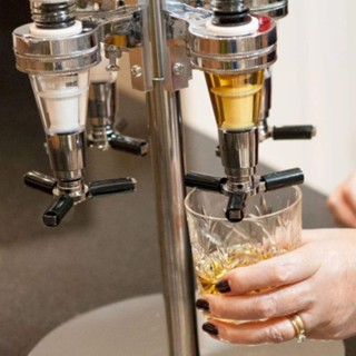 Dosador De Bebidas Bar Butler Giratório Dosador Doses 45ml Para 6 Garrafas em Oferta na Shopee