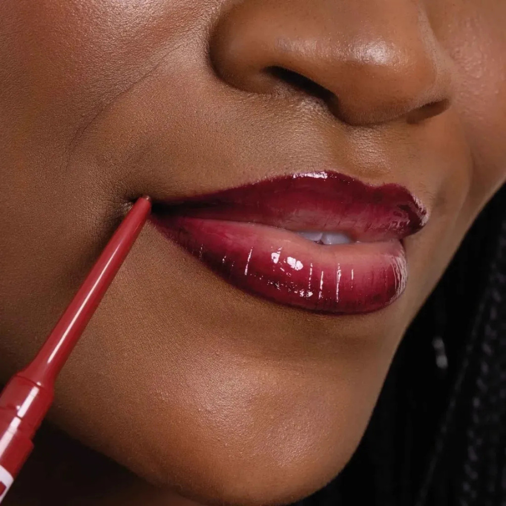 LAPISEIRA LABIAL SEMI MATTE RUBY KISSES BIG FULL KISS NEW YORK DEEP RED — imagem 2 de 2