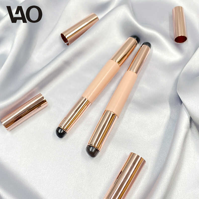 Escova labial de Silicone de duas cabeças com tampa escova de batom portátil escova de manchas labiais selo corretivo es