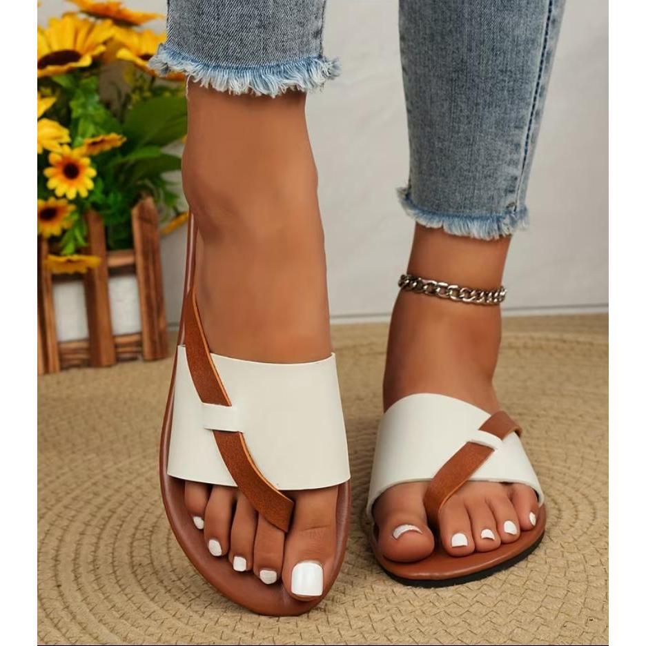 Sandália Rasteira Feminina Bico Quadrado Tira Larga Confortável Casual Elegante Moda Verão Slide