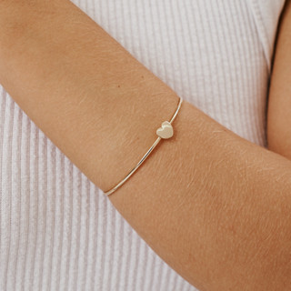 Bracelete Detalhe Coração com Banho em Ouro 18k em Oferta na Shopee