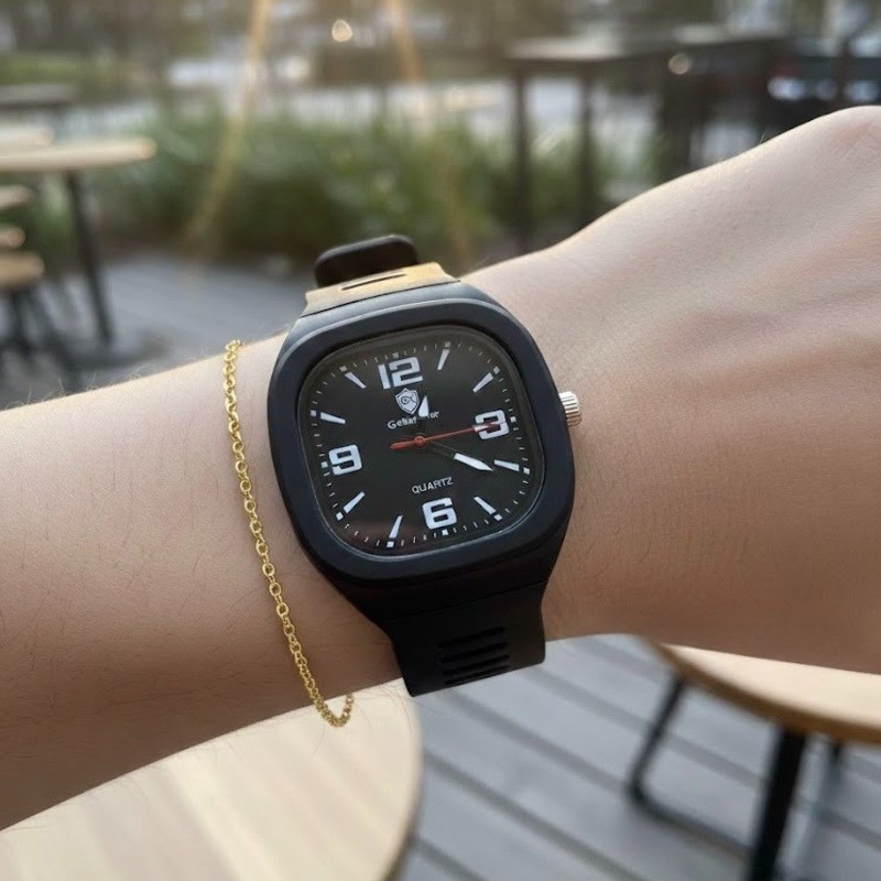 Relógios Analógico Feminino e Masculino Quadrado Quartz Pulseira Silicone Alta Resistência em Oferta na Shopee