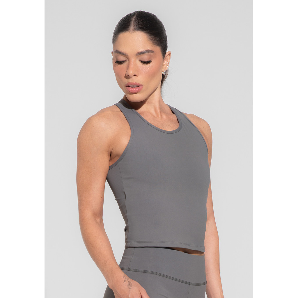 CAMISETA FITNESS FEMININA COM ALÇAS CRUZADAS BÁSICA DLK