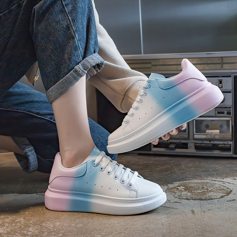 Pequenos sapatos brancos sapatos femininos verão 2023 novo estilo sapatos femininos na moda All-Match tênis de sola gros