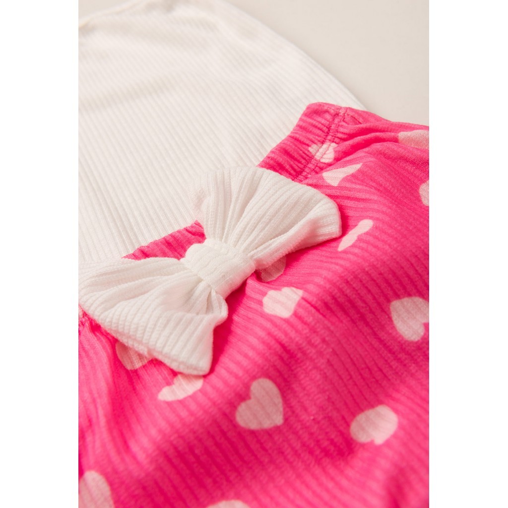 Conjunto Infantil Verão Feminino Body Off-White Short Rosa com Corações e Babadinhos