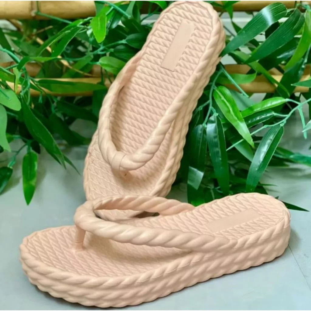 Chinelo Nuvem Feminino 34 ao 41 Plataforma Trançado Estilo Leve Macia Antiderrapante em Oferta na Shopee